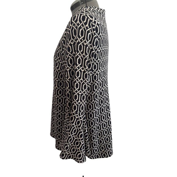 Crown & Ivy Black & White Geometric Pattern Bell Sleeve Top Size L - Picture 3 of 8